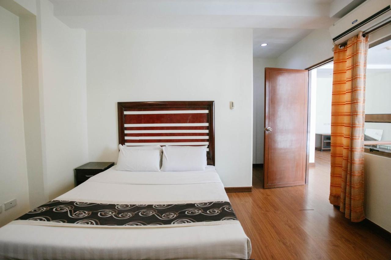Diamond Suites And Residences Cebu Exteriör bild
